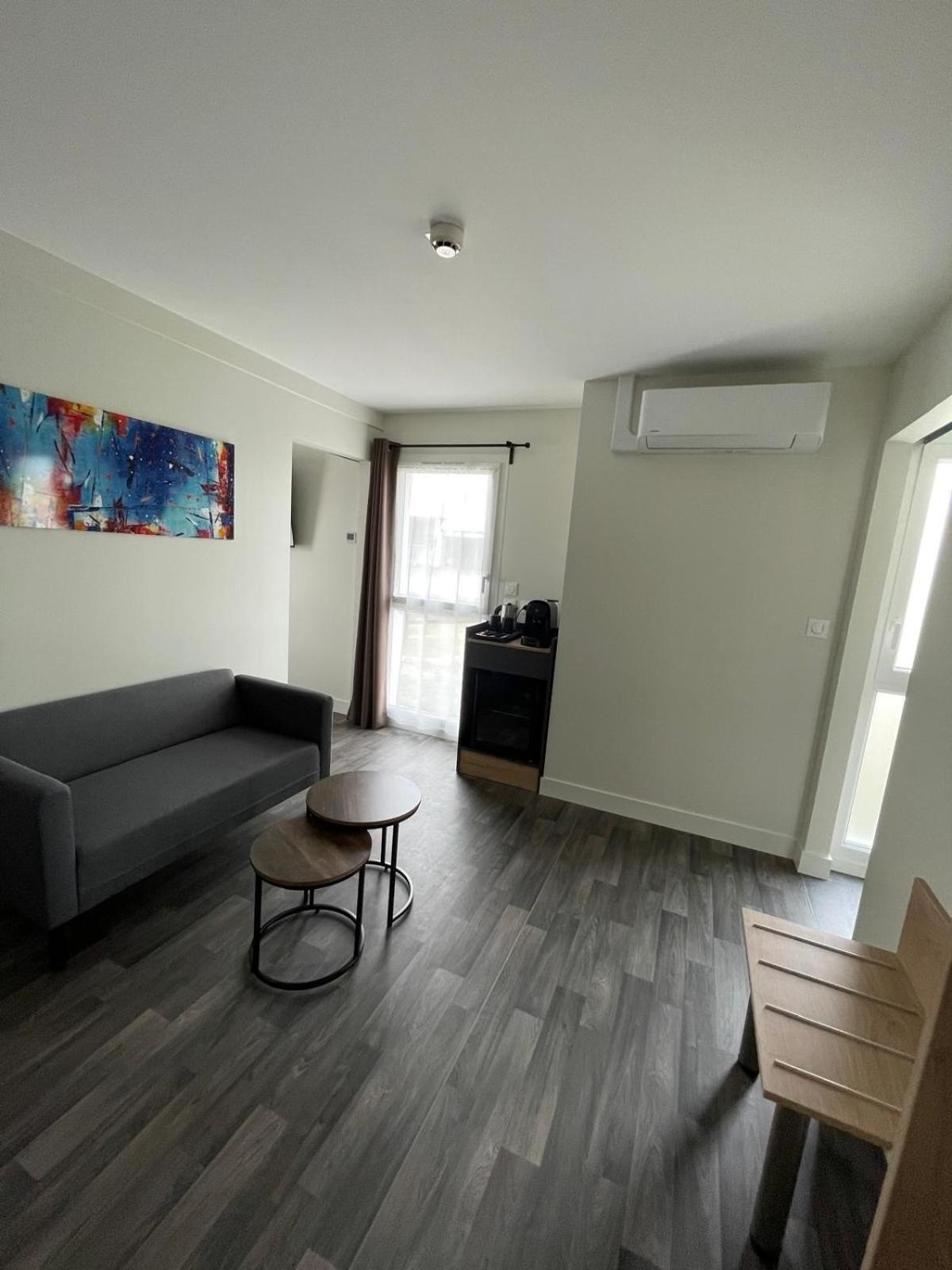 Hotel Wood Inn Bordeaux Aeroport Mérignac エクステリア 写真