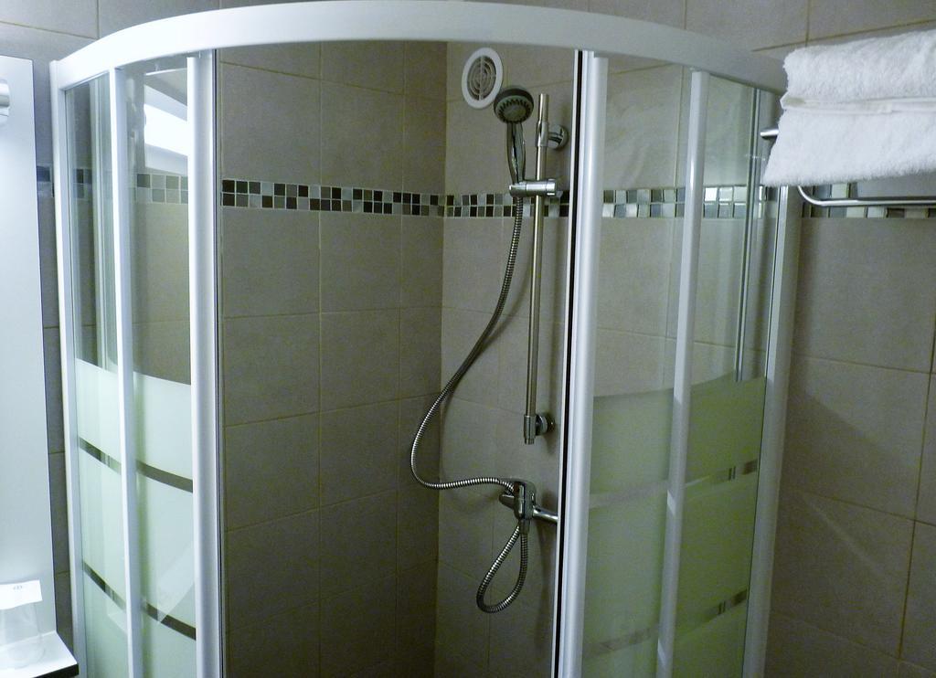 Hotel Wood Inn Bordeaux Aeroport Mérignac エクステリア 写真